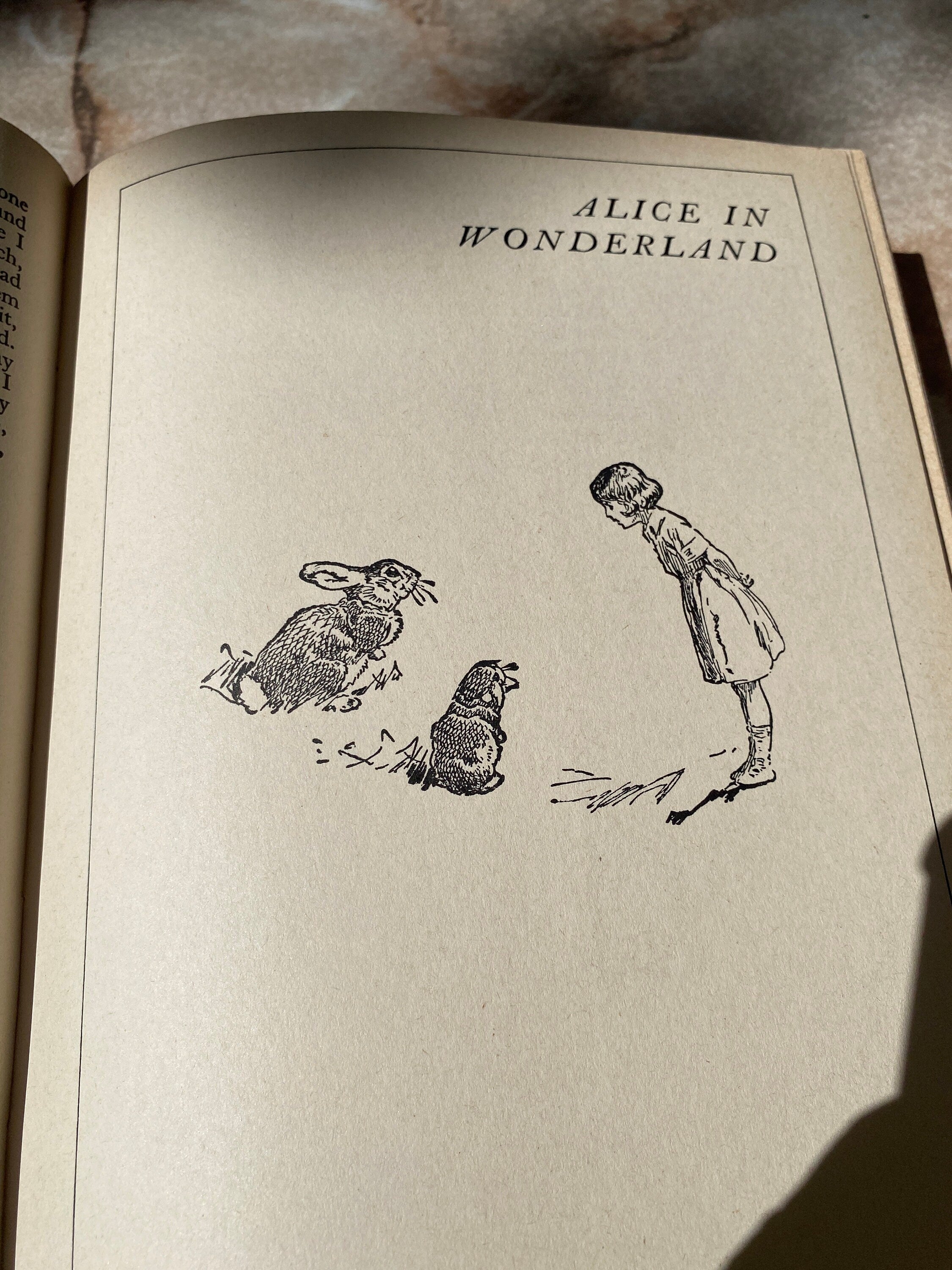 Vintage 1986 Classic Children's Stories - 5 Books in 1- Alice, Gulliver, Crusoe, Little Woman, Arabian Nights- printed in Hungary