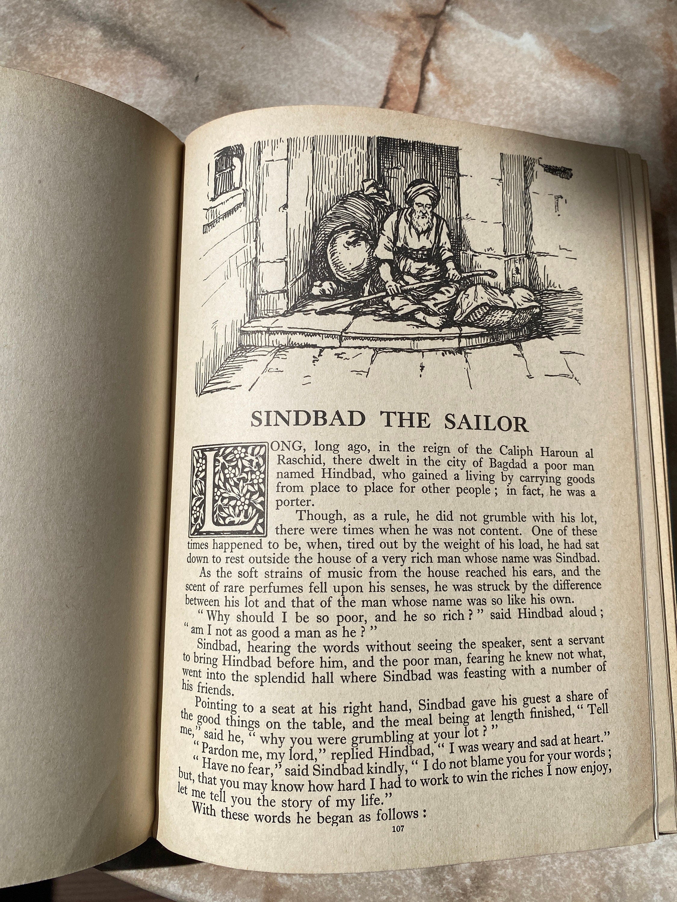 Vintage 1986 Classic Children's Stories - 5 Books in 1- Alice, Gulliver, Crusoe, Little Woman, Arabian Nights- printed in Hungary