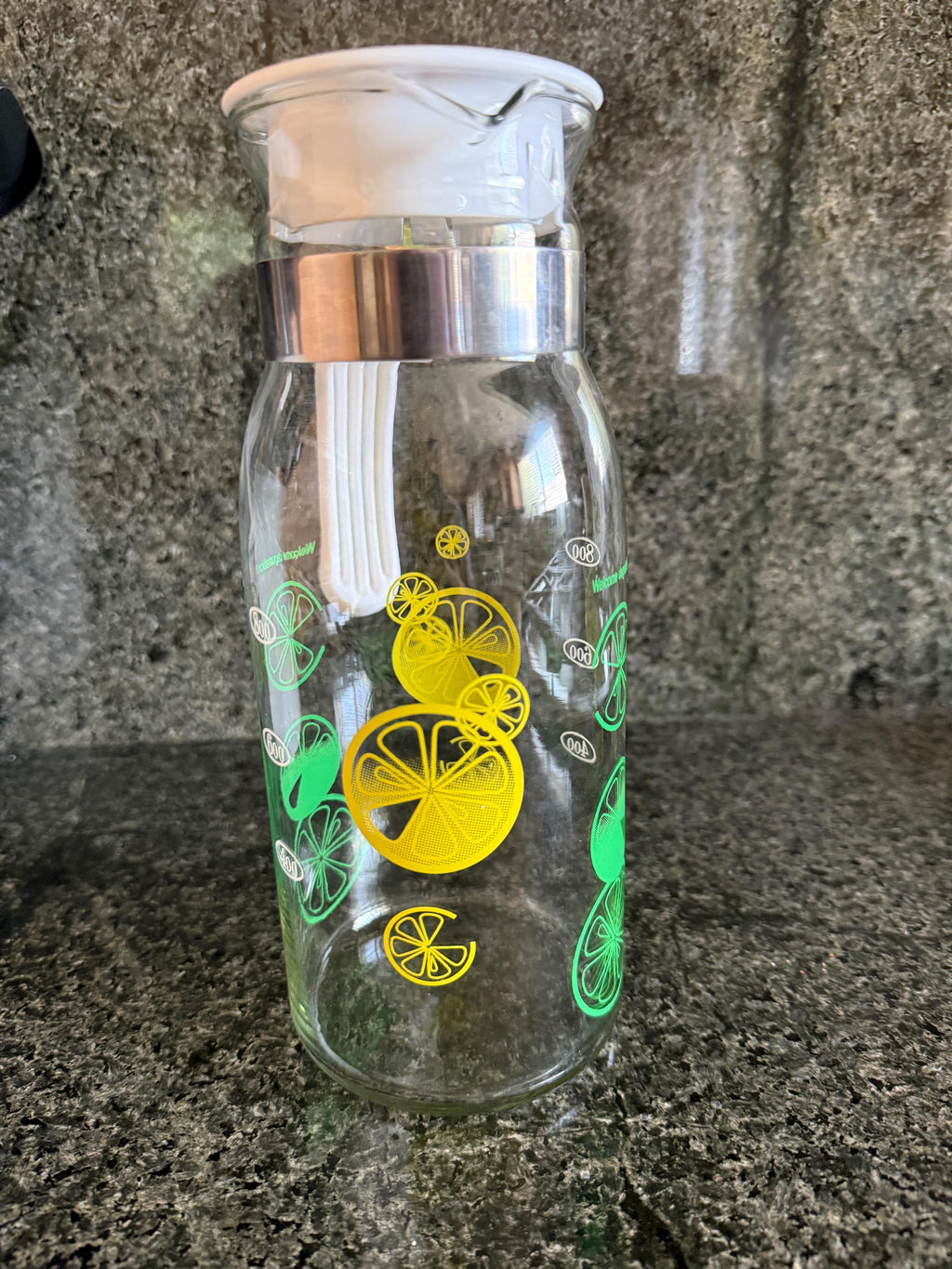 Vintage Pyrex Carafe | lemon lime pattern