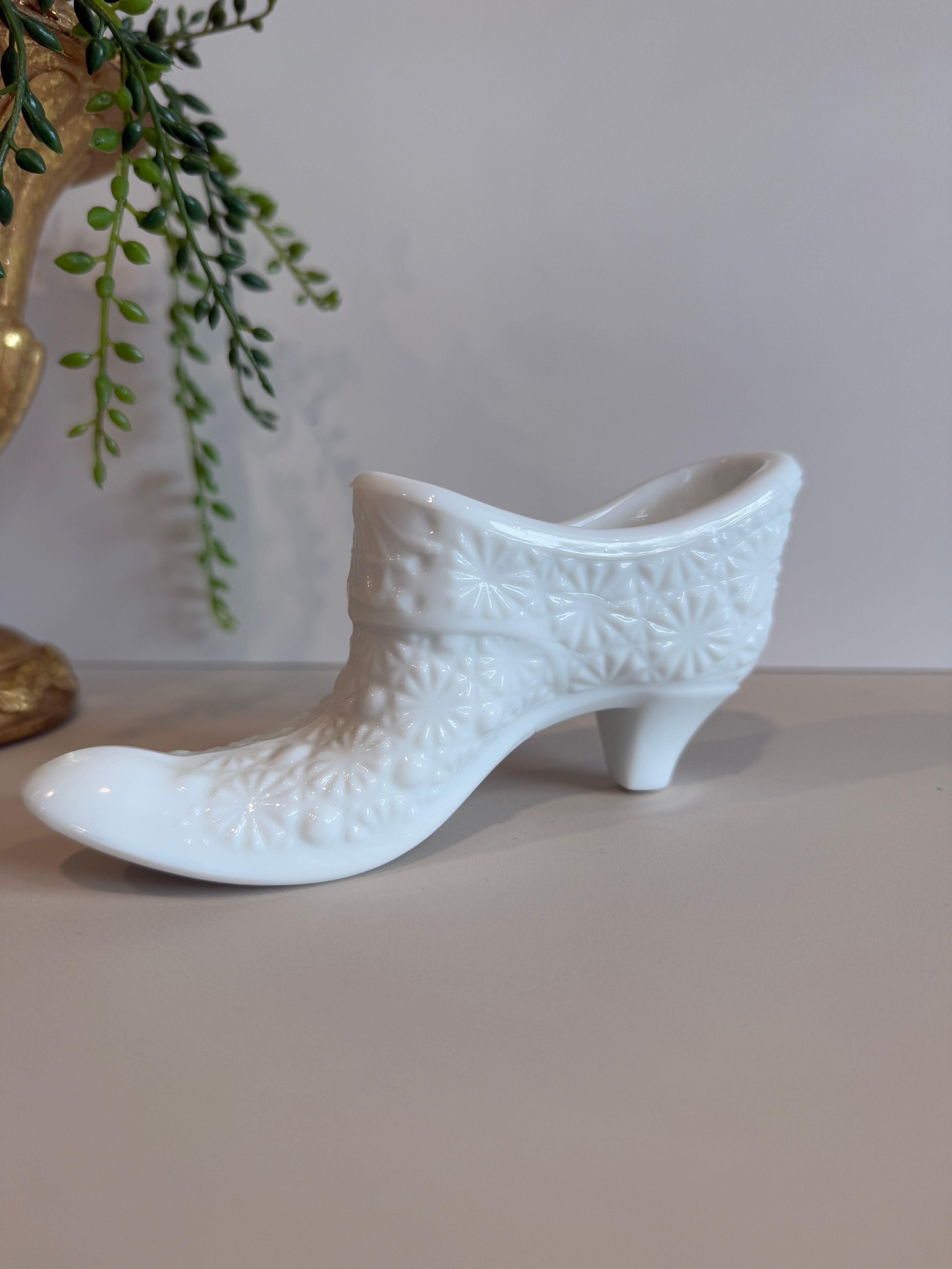 Vintage LE Smith Milk Glass Slipper Shoe – Daisy & Button Pattern Collectible
