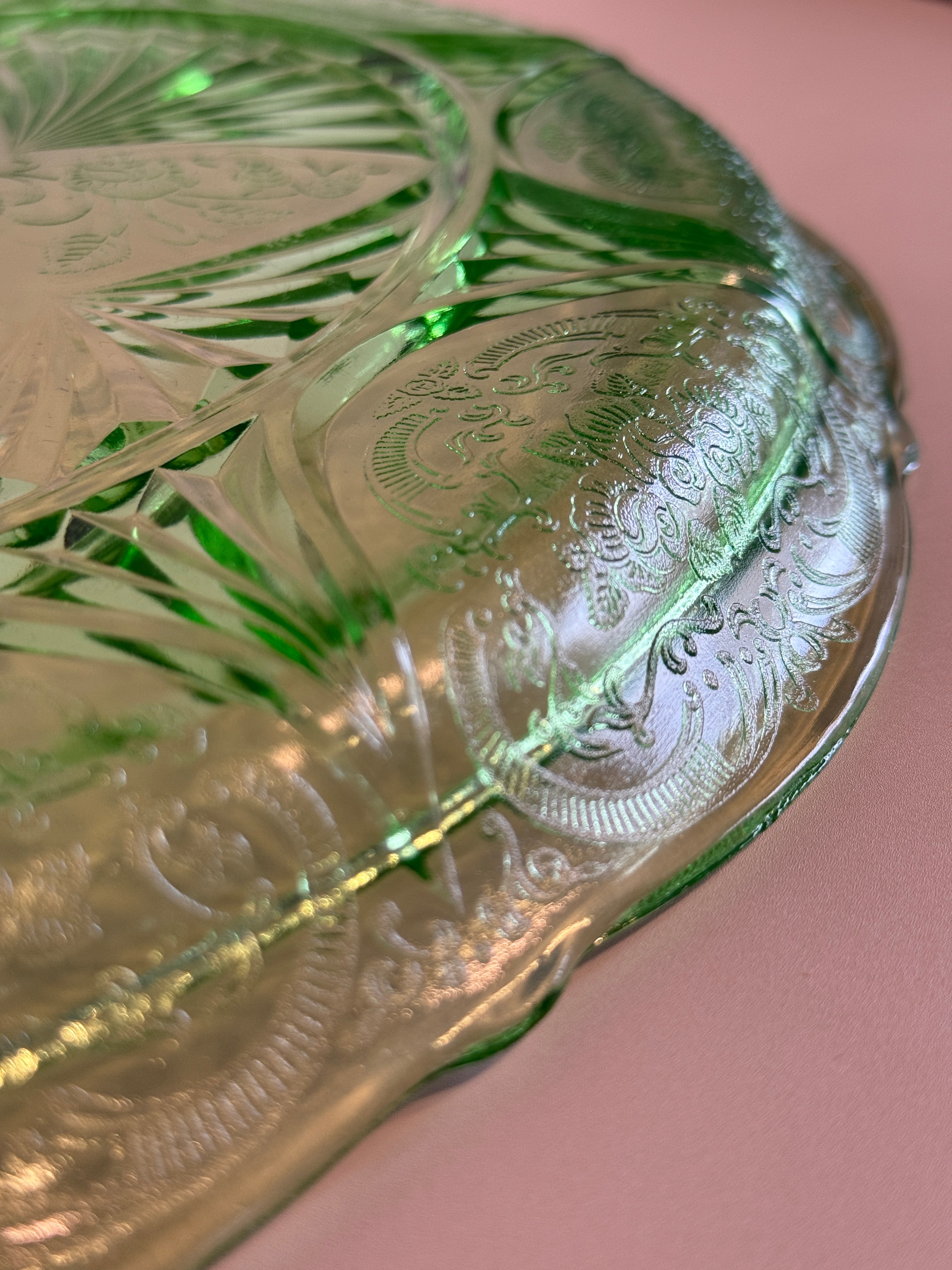 Hazel Atlas Green Depression Glass – Royal Lace Oval Serving Platter (Uranium Glass)