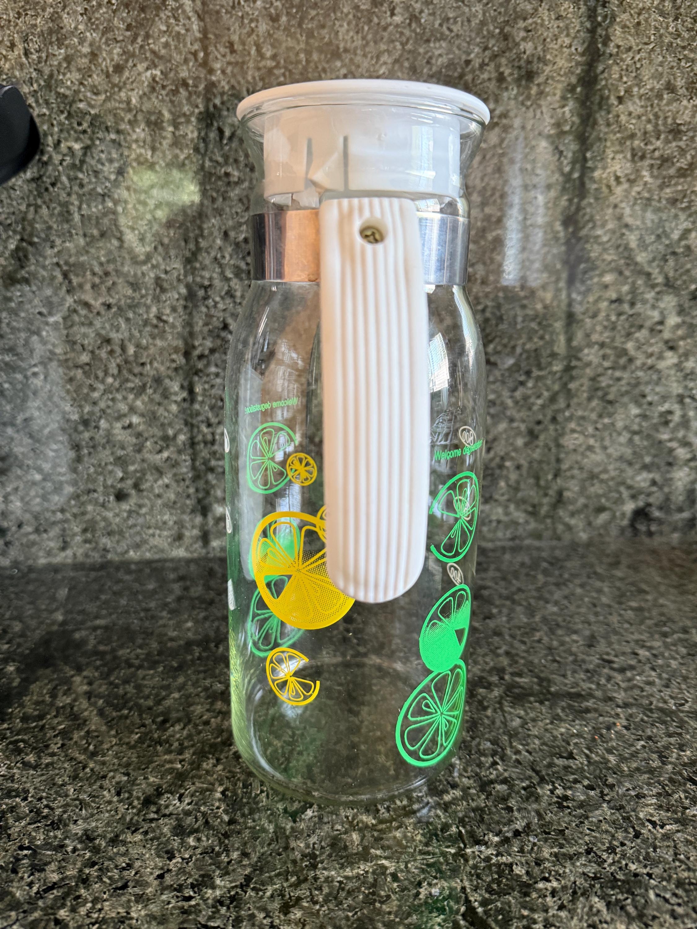 Vintage Pyrex Carafe | lemon lime pattern